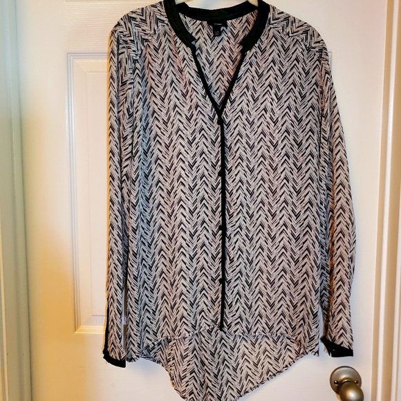Mossimo Black & Beige designed Blouse - Picture 1 of 3
